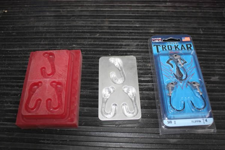 blister mold plug assist